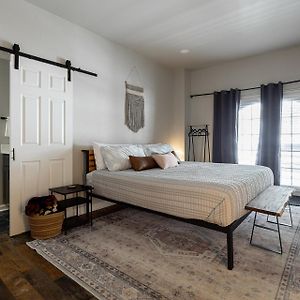 Deluxe King Studio